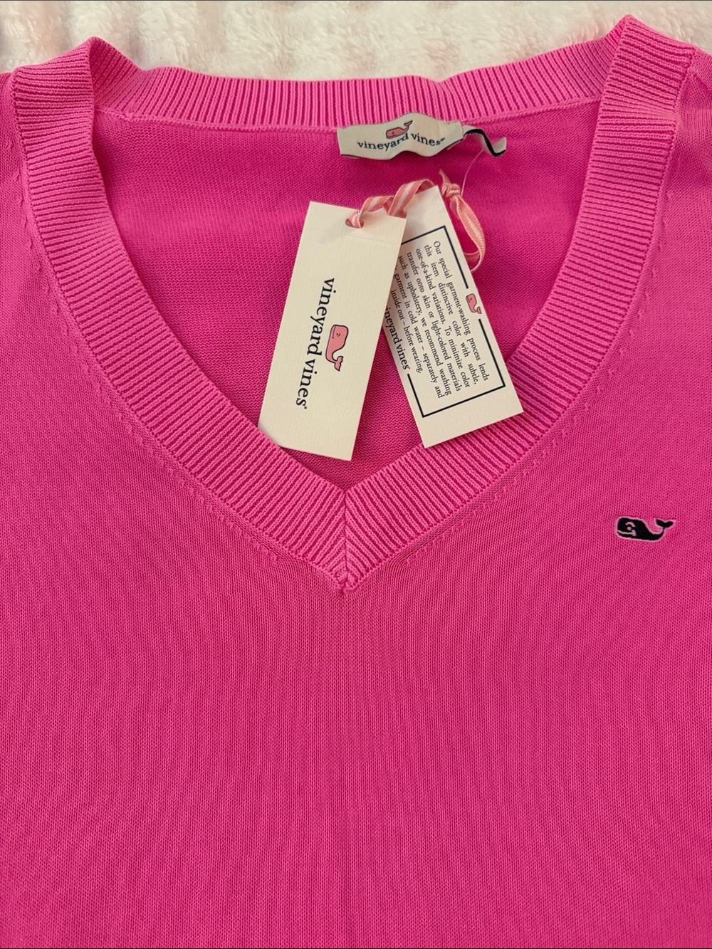 NWT Vineyard Vines HERITAGE COTTON Hot Pink V-Neck Sweater~S - Picture 10 of 13